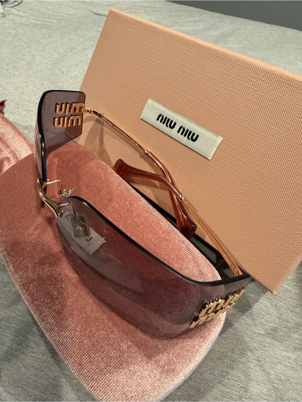 Miu Miu - Lunettes de Soleil Miu Miu Runway MU 54YS - Picture 8 of 8